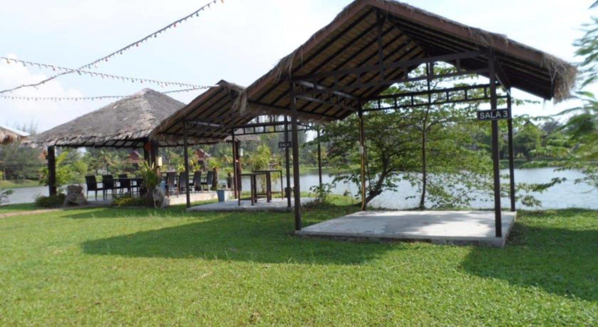 The Hip Resort @ Khao Lak Bang Sak Exterior foto